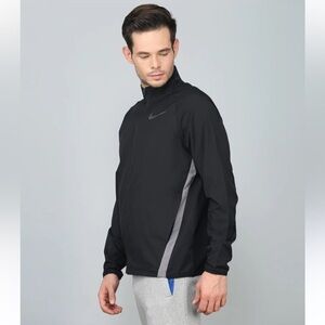 NIKE Men's Team Running
Jacket Full Zip Up - Standard
Fit black/gray Dri fit